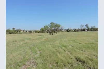 016 Barnes Road, Mabank, TX 75147 - Photo 2