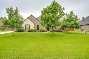 957 Prairie Timber Rd, Burleson, TX 76028 - Photo 2