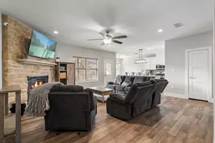 304 Bradley St, Tioga, TX 76271 - Photo 12