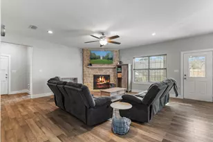 304 Bradley St, Tioga, TX 76271 - Photo 8