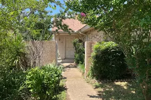 410 Pogue St, Cedar Hill, TX 75104 - Photo 2