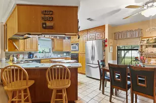 417 Sky Harbour Ct, Granbury, TX 76049 - Photo 8