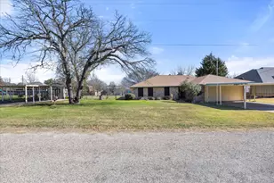 417 Sky Harbour Ct, Granbury, TX 76049 - Photo 24