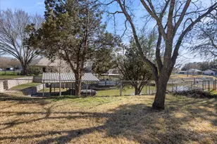 417 Sky Harbour Ct, Granbury, TX 76049 - Photo 32