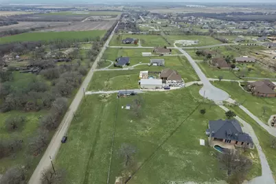 13830 Melissa Court, Justin, TX 76247 - Photo 2