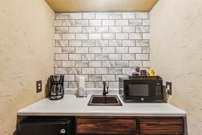 512 N Travis Street, Granbury, TX 76048 - Photo 28