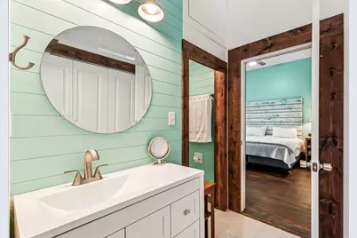 512 N Travis Street, Granbury, TX 76048 - Photo 14