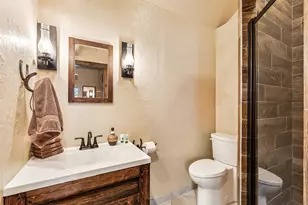 512 N Travis St, Granbury, TX 76048 - Photo 34