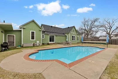 512 N Travis Street, Granbury, TX 76048 - Photo 22