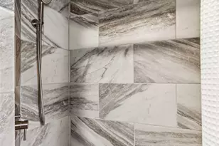 512 N Travis St, Granbury, TX 76048 - Photo 22