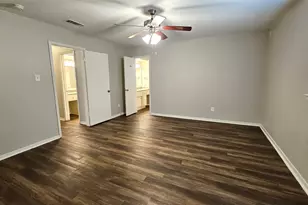 304 Lochness Ct, Benbrook, TX 76126 - Photo 10