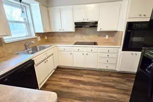 304 Lochness Ct, Benbrook, TX 76126 - Photo 8