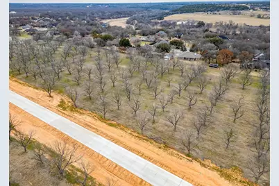 1112 E Landings N, Granbury, TX 76049 - Photo 6
