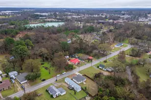 715 N Hamlett St, Athens, TX 75751 - Photo 16