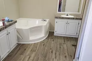 3509 Evergreen Dr, Granbury, TX 76048 - Photo 8