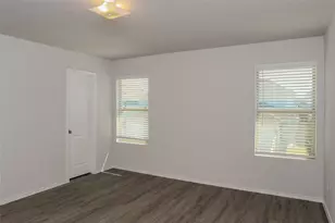 5636 Willamette Dr, Fort Worth, TX 76119 - Photo 6