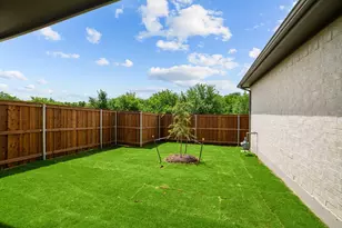 1012 Violet Dr, Crowley, TX 76036 - Photo 2