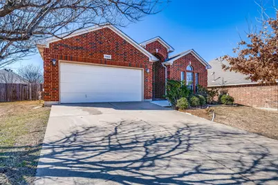 7904 Roswell Court, Arlington, TX 76002 - Photo 2