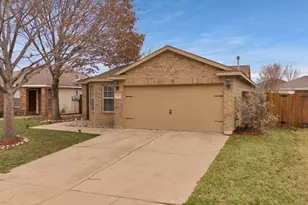 620 Misty Mountain Dr, Fort Worth, TX 76140 - Photo 2