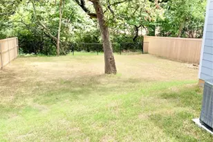 430 W Coffin St, Denison, TX 75020 - Photo 14