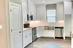 430 W Coffin St, Denison, TX 75020 - Photo 4