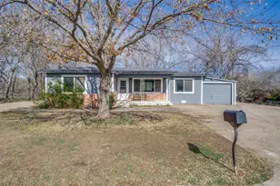 1402 W Water St, Weatherford, TX 76086 - Photo 2