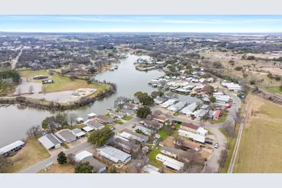 212 Brazos Harbor Drive, Granbury, TX 76048 - Photo 20