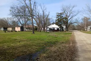 403 Monroe St, Deport, TX 75435 - Photo 12