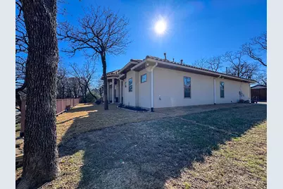 1302 Woodridge Circle, Euless, TX 76040 - Photo 4