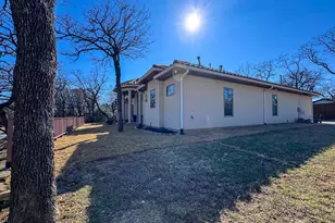 1302 Woodridge Cir, Euless, TX 76040 - Photo 4