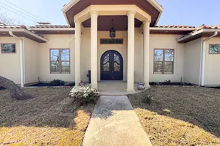 1302 Woodridge Cir, Euless, TX 76040 - Photo 1