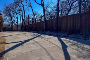 1302 Woodridge Cir, Euless, TX 76040 - Photo 34