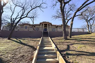 1302 Woodridge Cir, Euless, TX 76040 - Photo 2