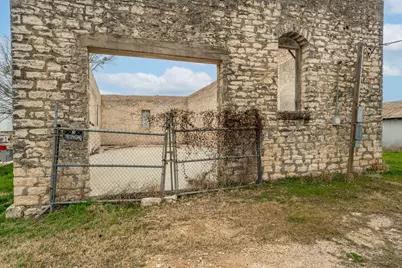 108 N Hill, Meridian, TX 76665 - Photo 10