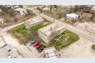 108 N Hill, Meridian, TX 76665 - Photo 2