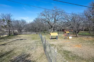 1403 Hovey St, Bridgeport, TX 76426 - Photo 24