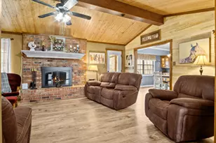 2608 Royal Ln, Granbury, TX 76049 - Photo 18