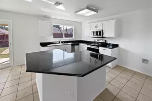 2042 Lake Trail Dr, Heartland, TX 75126 - Photo 6