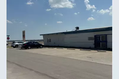 301 SE 14th Street, Grand Prairie, TX 75051 - Photo 10