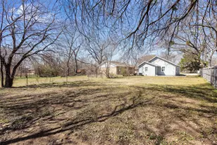 1309 Nugent St, Bowie, TX 76230 - Photo 36