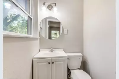 1541 Cloverdale Drive, Fort Worth, TX 76134 - Photo 4