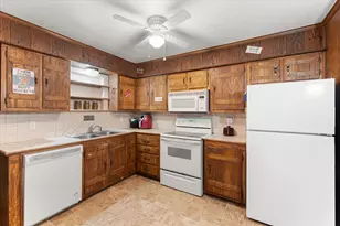 18099 Lakeview Blvd, Mabank, TX 75156 - Photo 8