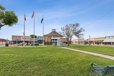 405 W Clifton Street, Pilot Point, TX 76258 - Photo 32