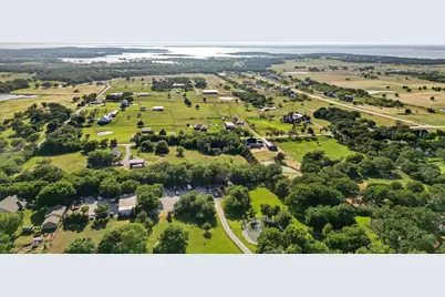 405 W Clifton Street, Pilot Point, TX 76258 - Photo 28