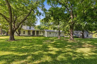405 W Clifton Street, Pilot Point, TX 76258 - Photo 22