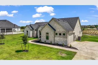 1305 Green Ridge Drive, Weatherford, TX 76085 - Photo 4