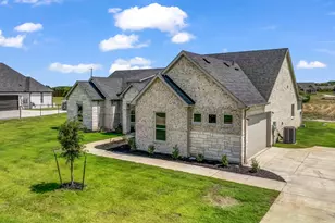 1305 Green Ridge Dr, Weatherford, TX 76085 - Photo 4