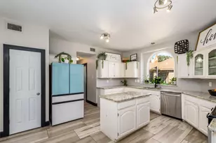 2702 Kingsbury Dr, Garland, TX 75040 - Photo 12