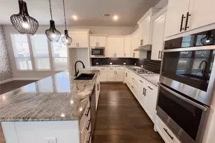 2221 Laguna Dr, Rowlett, TX 75088 - Photo 2