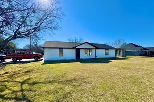 704 Shady Grove Ct, Granbury, TX 76049 - Photo 1